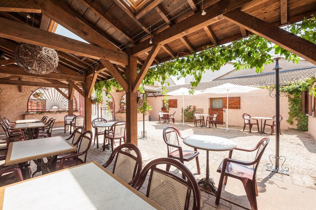 Le Relais Des Dix Crus - Logis Hotel B&B Corcelles-en-Beaujolais Buitenkant foto